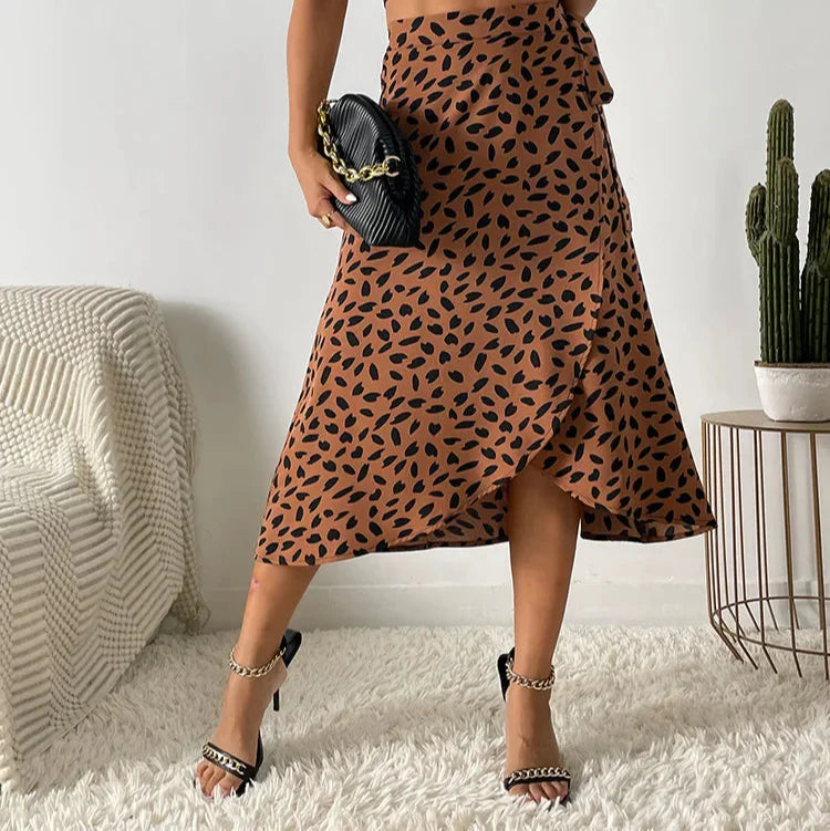 חצאית ברך- שקד